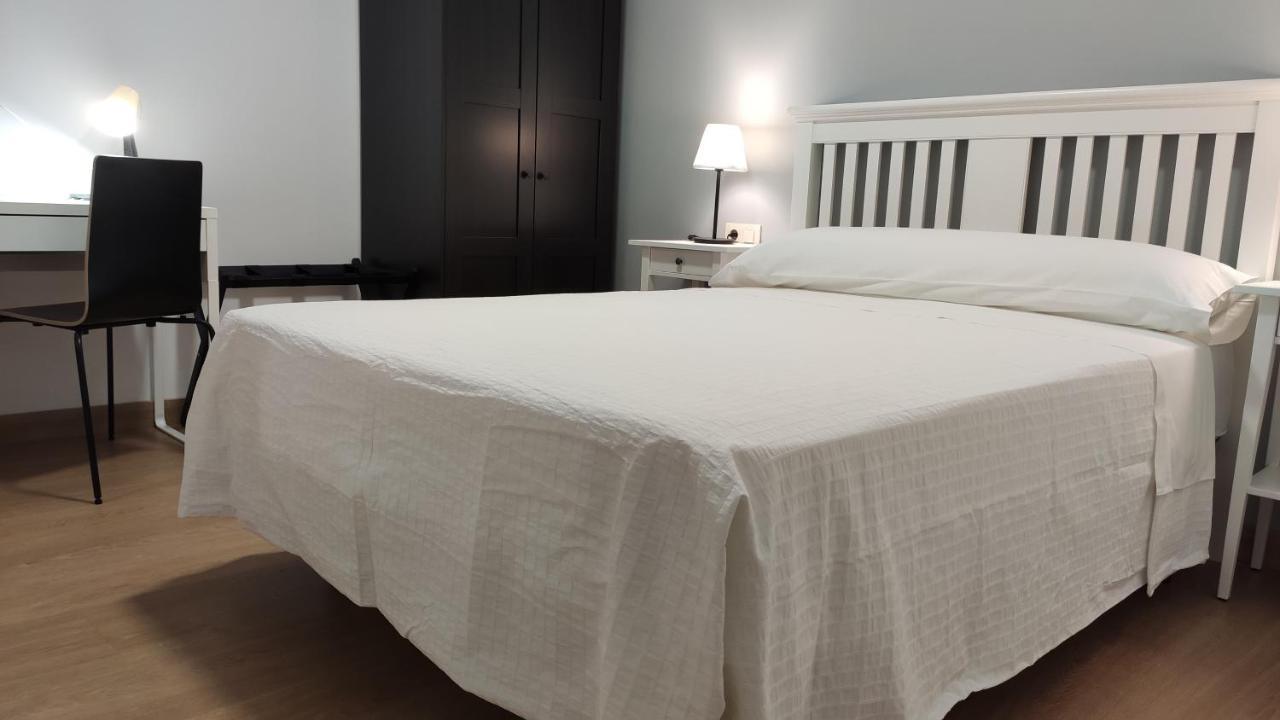 Hostal-Restaurante Paris 福尔卡雷 外观 照片