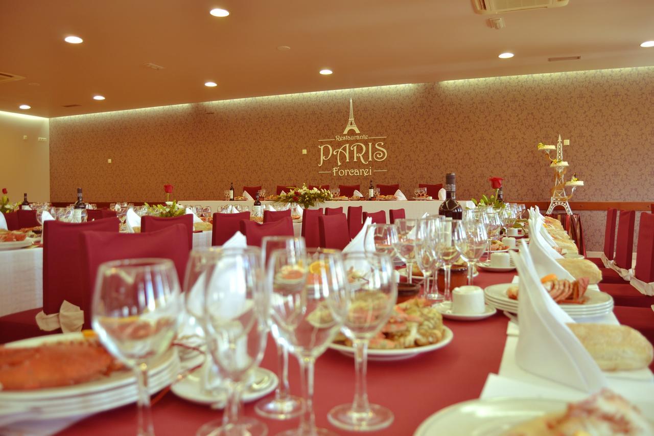 Hostal-Restaurante Paris 福尔卡雷 外观 照片