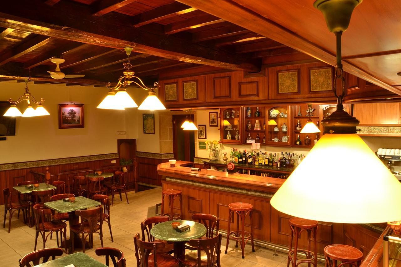 Hostal-Restaurante Paris 福尔卡雷 外观 照片